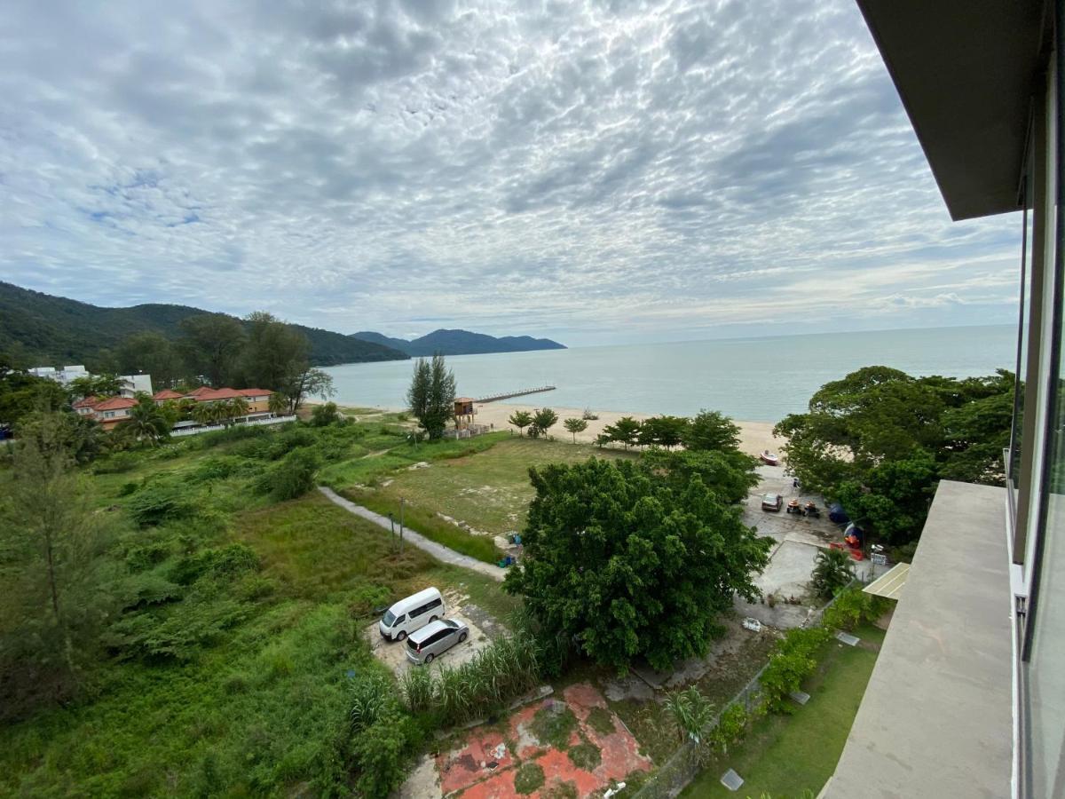 By The Sea@ Cozy Beachfront Batu Feringgi