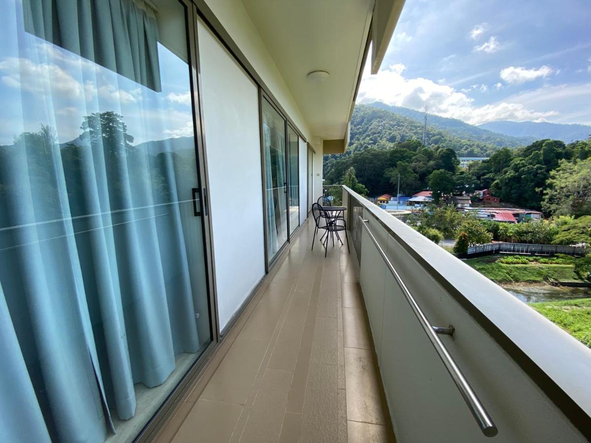 By The Sea@ Cozy Beachfront Apartemen Batu Feringgi