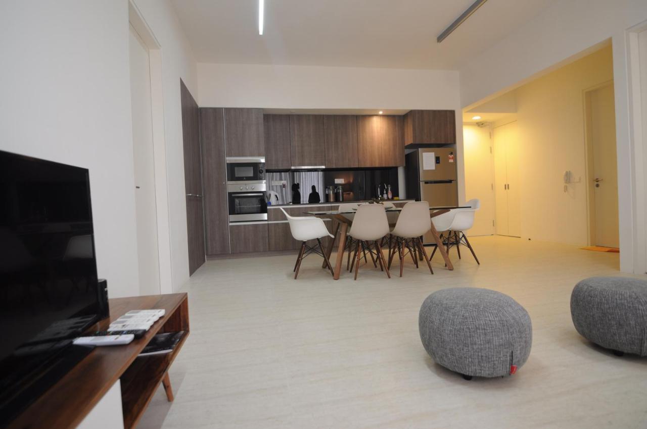 By The Sea@ Cozy Beachfront Apartemen Batu Feringgi